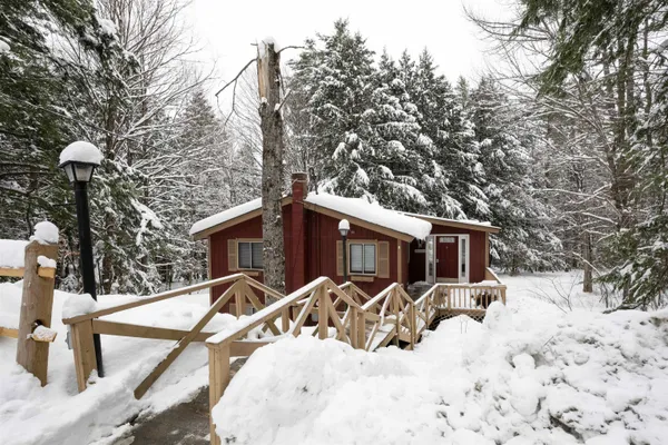 $395,000 | 295 Taft Family Road, Hartford, VT 05059