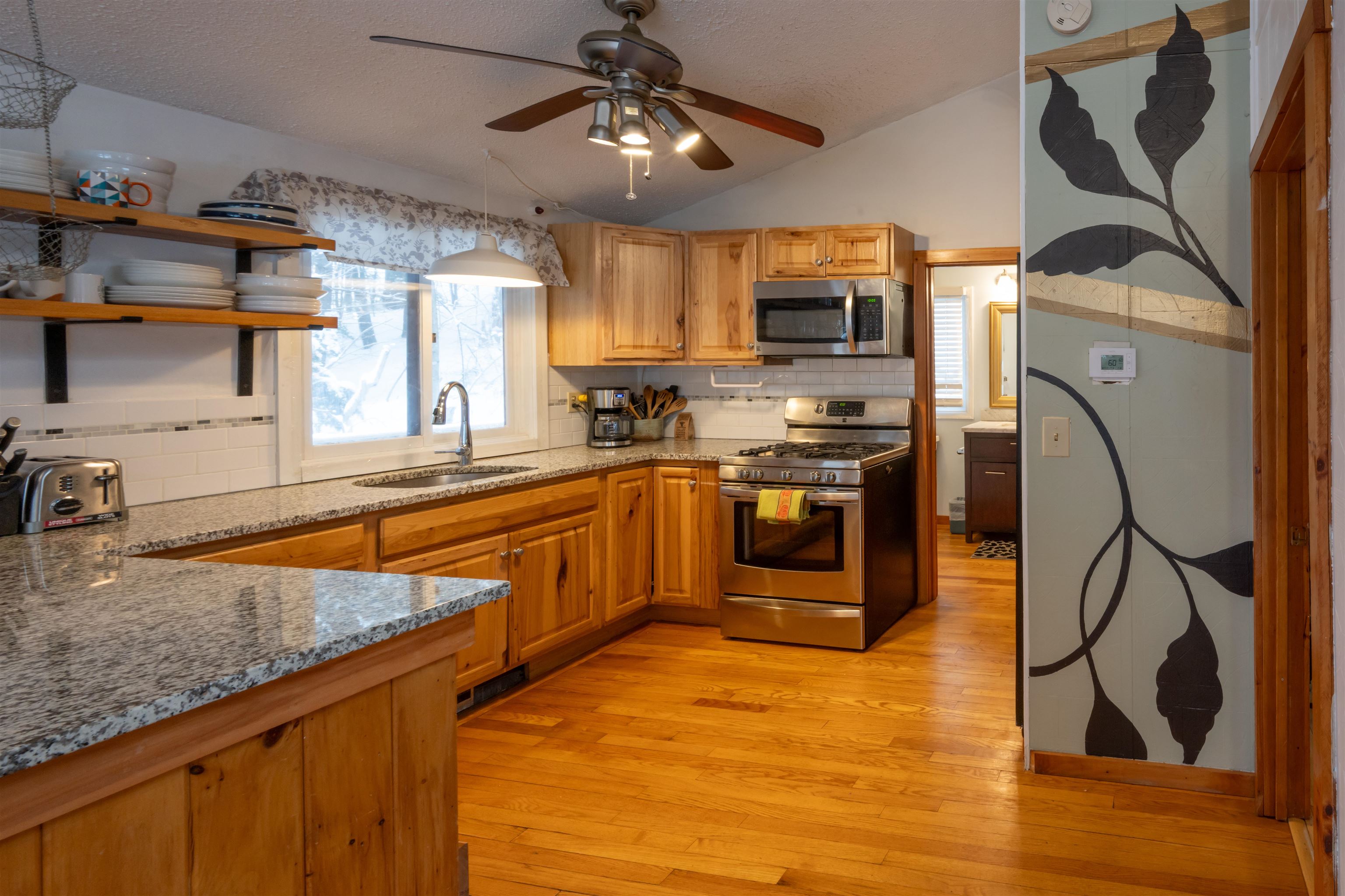 295 Taft Family Road Hartford, VT 05059 - Photo 8 of 23