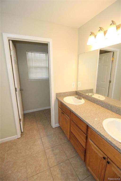 21840 15 Mile Road Clinton Township, MI 48035 - Photo 17 of 25