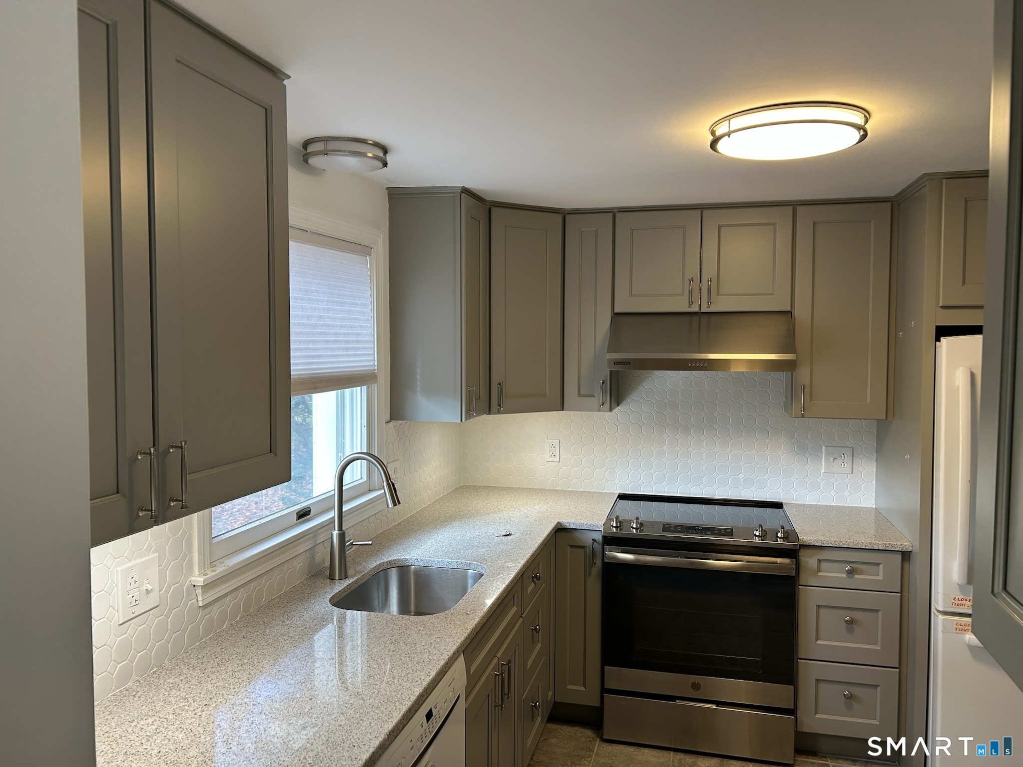 140 Flagg Road, Unit R West Hartford, CT 06117 - Photo 2 of 5