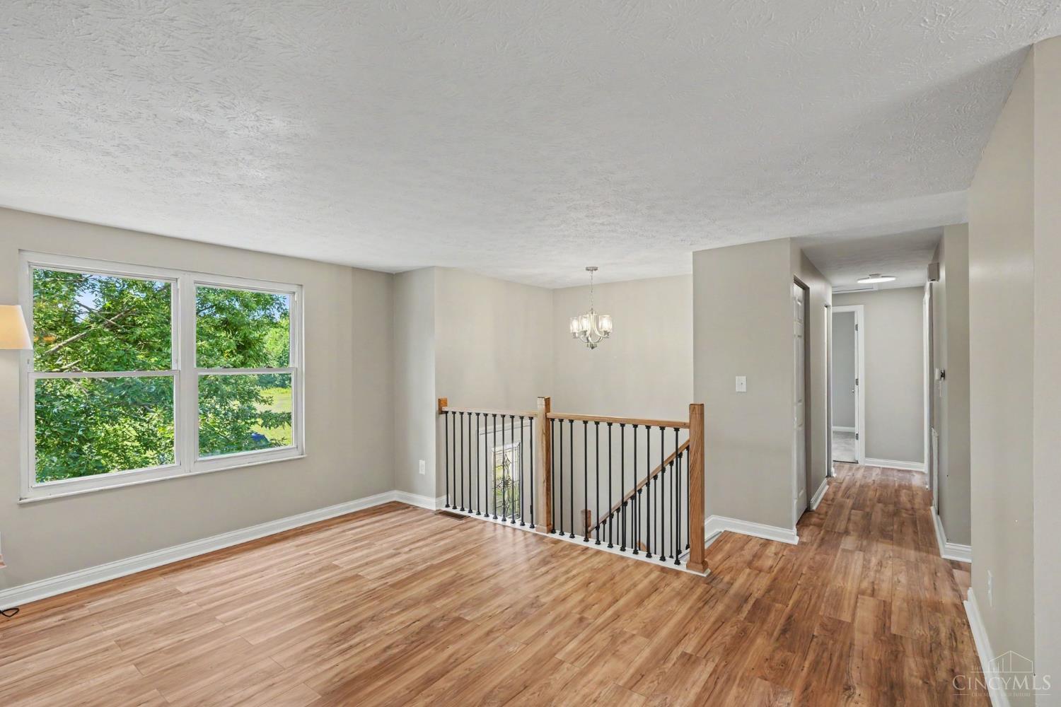 1492 Kingsbury Drive Cincinnati, OH 45240 - Photo 7 of 26 Gallery Image 7