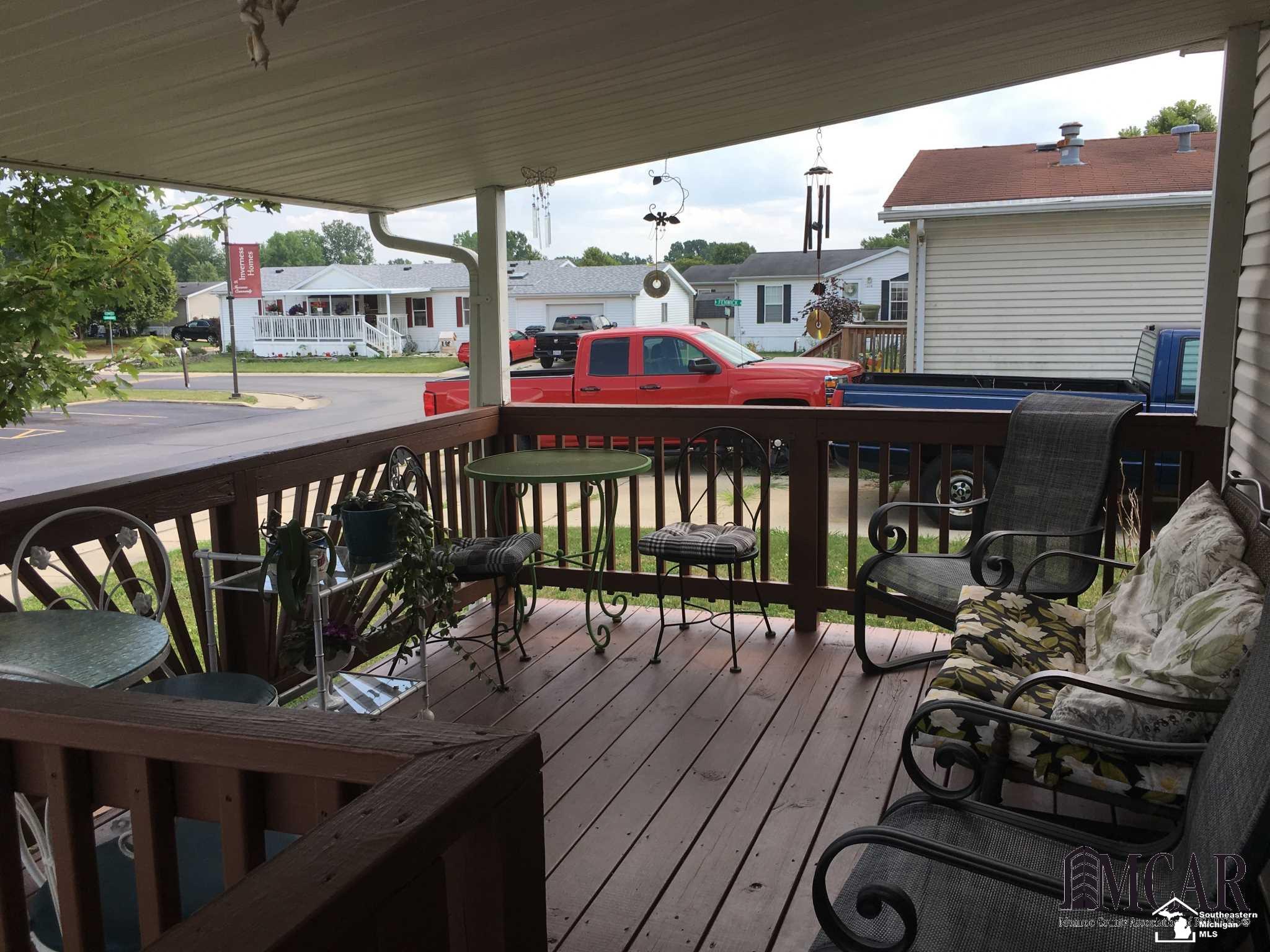 439 Invergarry Temperance, MI 48182 - Photo 15 of 17