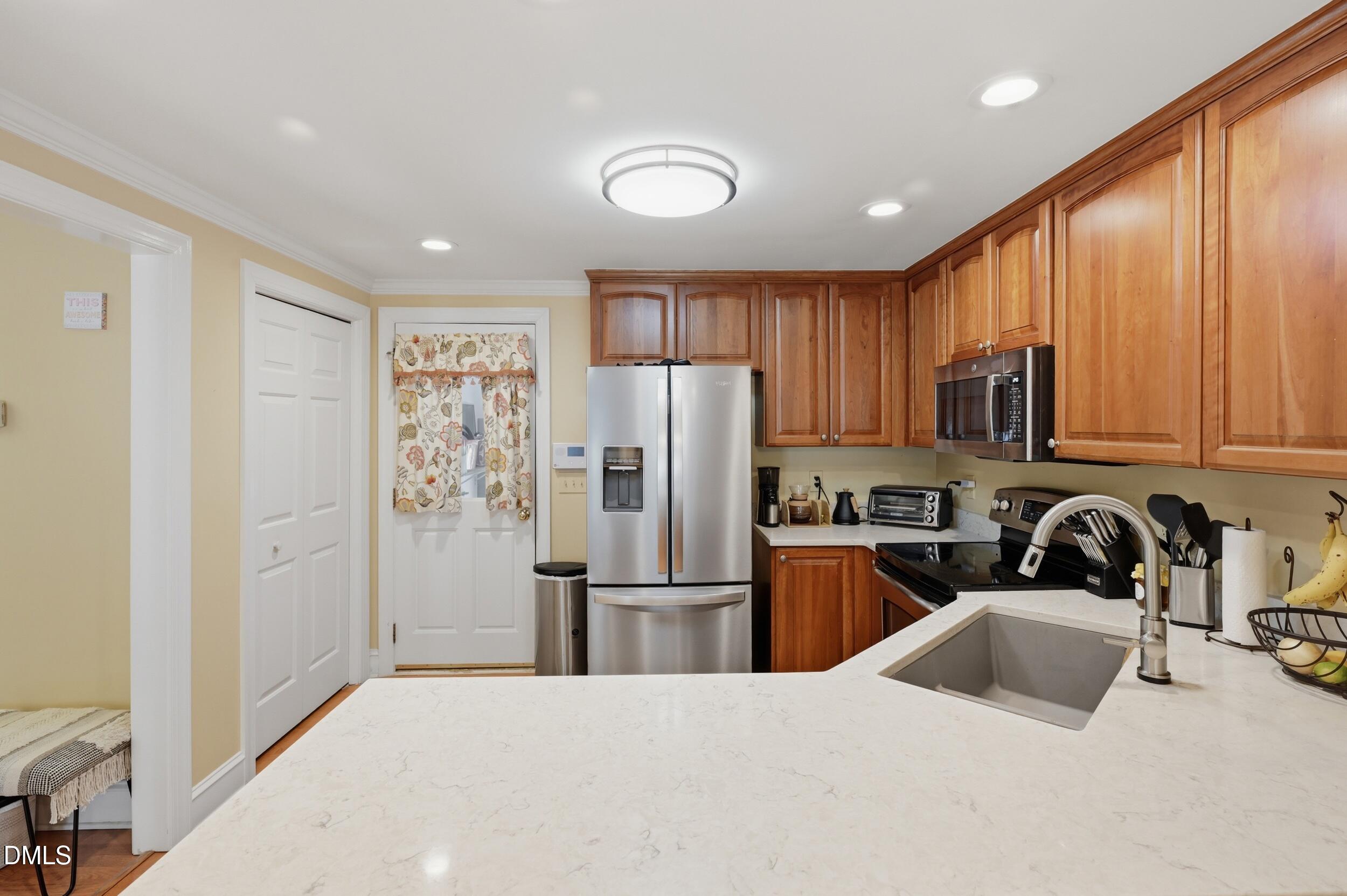 7514 Wellesley Park South Raleigh, NC 27615 - Photo 11 of 47 052