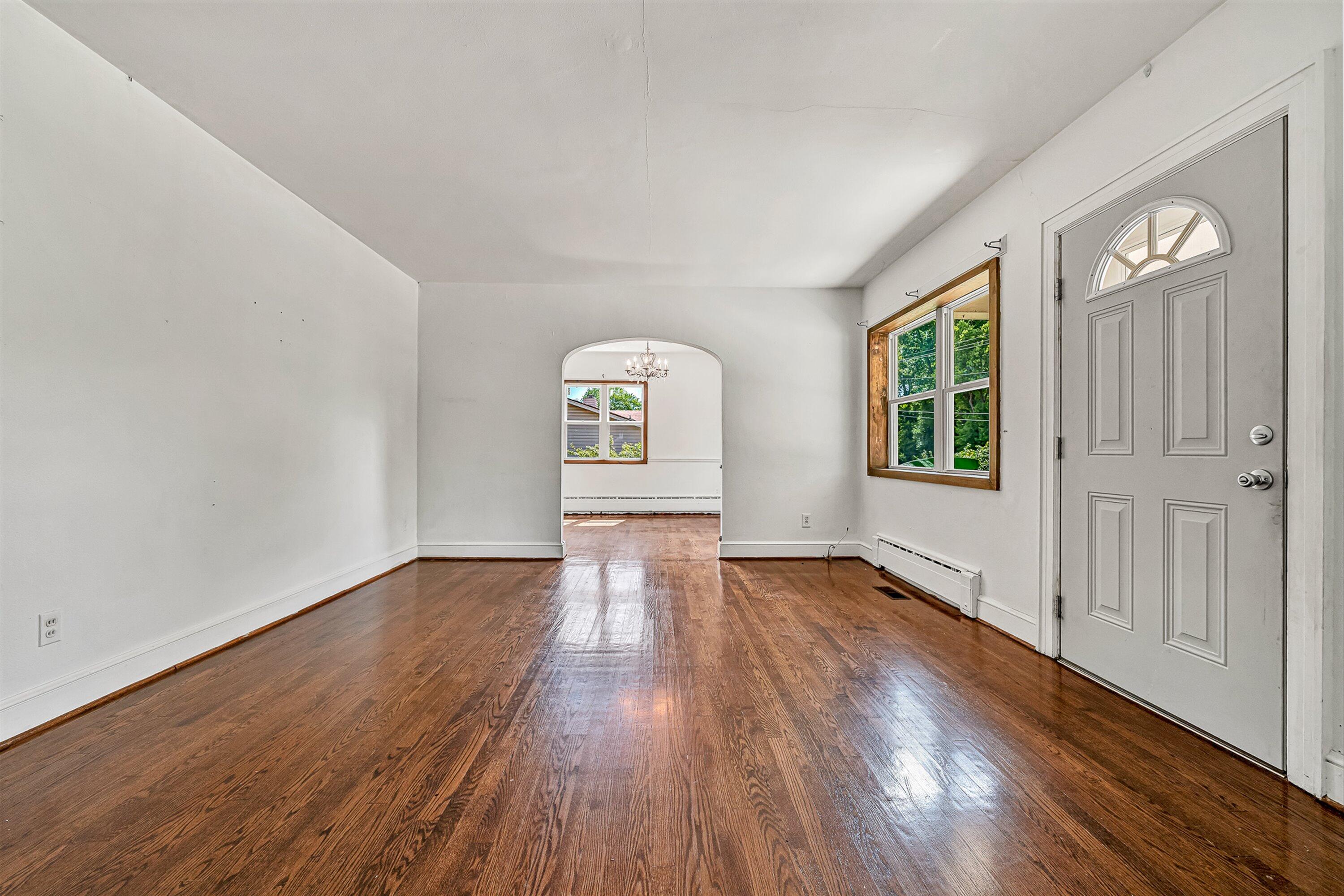 2362 West Riverside Drive Salem, VA 24153 - Photo 6 of 37 06-VM-04773
