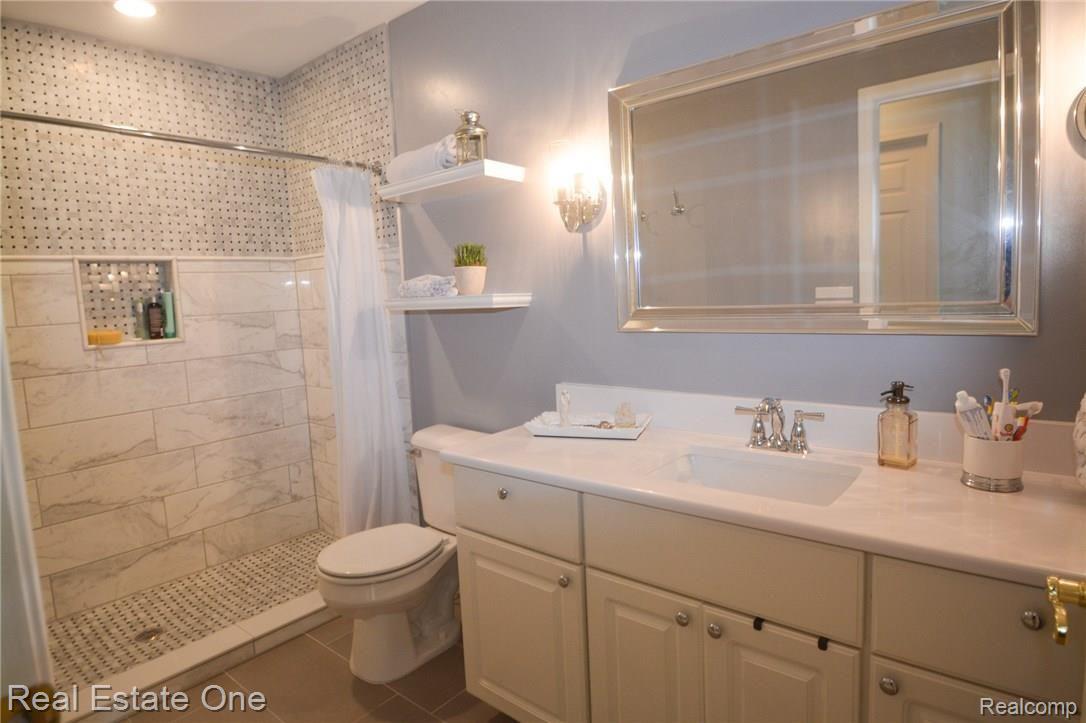 1139 Churchill Circle, Unit 43 Rochester, MI 48307 - Photo 21 of 24 DSC_7575.jpg