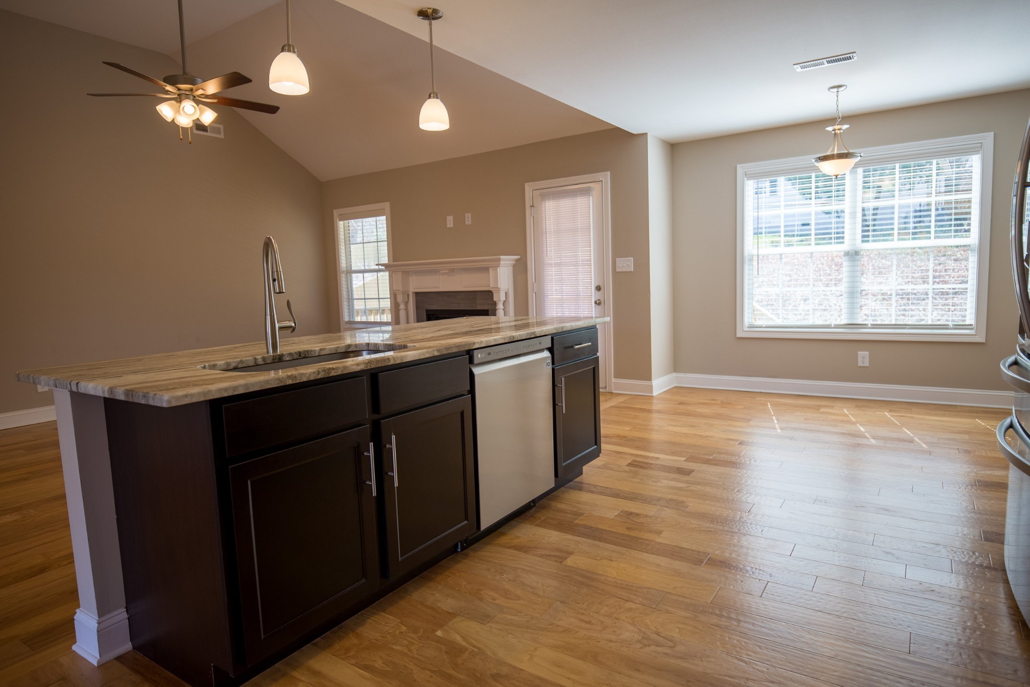 1008 Racker Drive Clarksville, TN 37043 - Photo 3 of 23