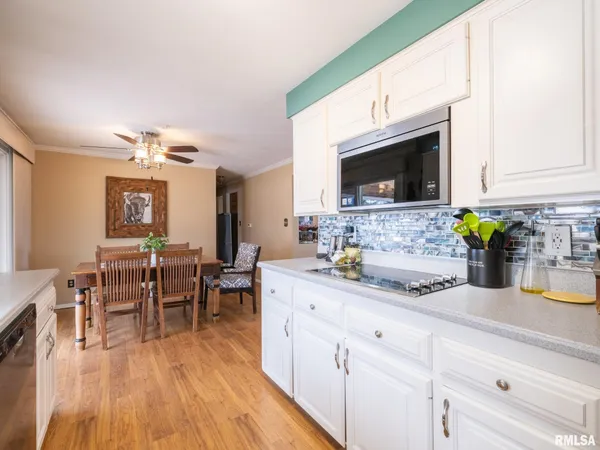 $230,000 | 1703 Highwood Avenue, Pekin, IL 61554