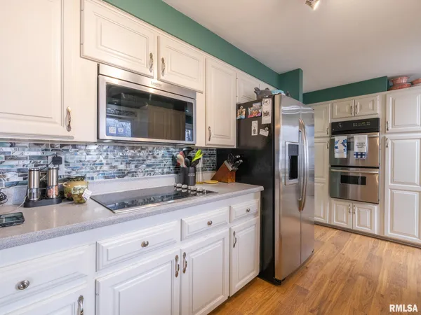 $230,000 | 1703 Highwood Avenue, Pekin, IL 61554