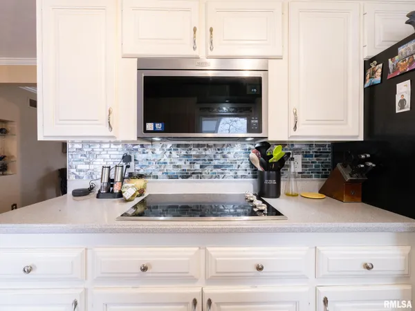 $230,000 | 1703 Highwood Avenue, Pekin, IL 61554