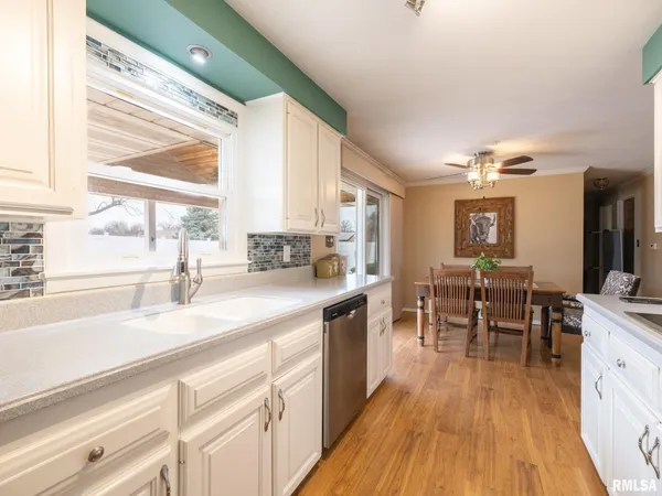 $230,000 | 1703 Highwood Avenue, Pekin, IL 61554