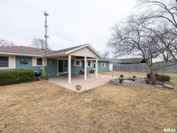 $230,000 | 1703 Highwood Avenue, Pekin, IL 61554