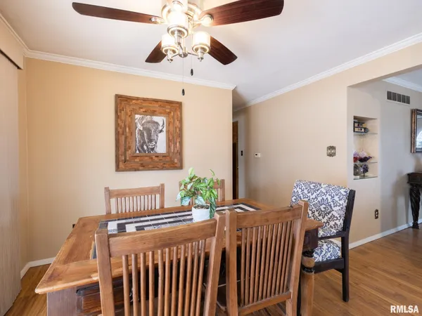 $230,000 | 1703 Highwood Avenue, Pekin, IL 61554