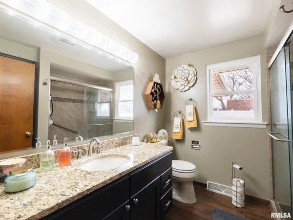 $230,000 | 1703 Highwood Avenue, Pekin, IL 61554