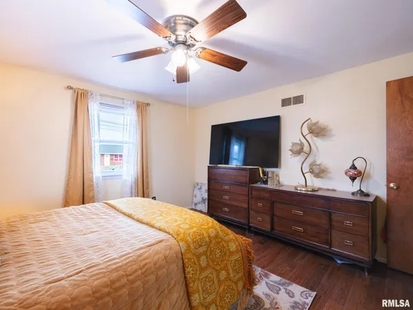 $230,000 | 1703 Highwood Avenue, Pekin, IL 61554