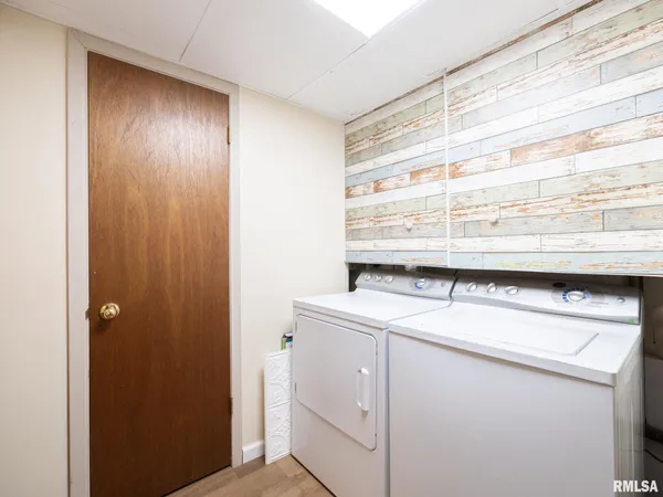 $230,000 | 1703 Highwood Avenue, Pekin, IL 61554