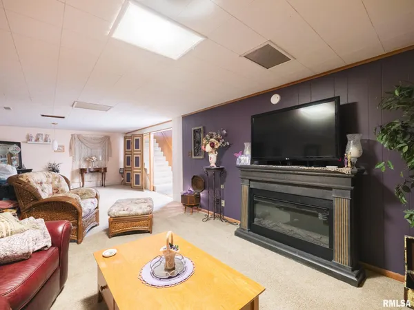 $230,000 | 1703 Highwood Avenue, Pekin, IL 61554