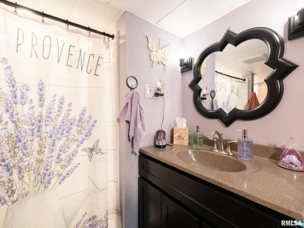 $230,000 | 1703 Highwood Avenue, Pekin, IL 61554