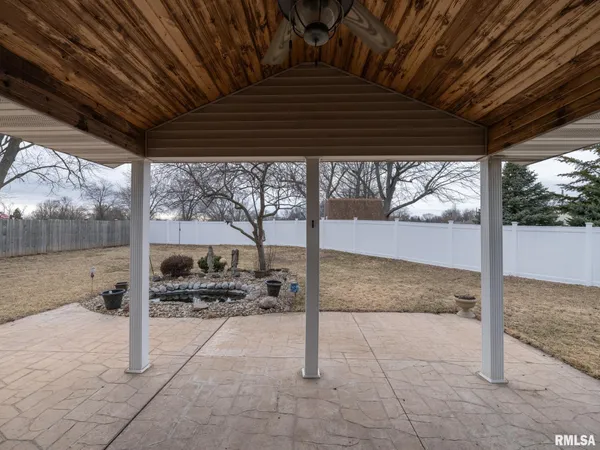 $230,000 | 1703 Highwood Avenue, Pekin, IL 61554