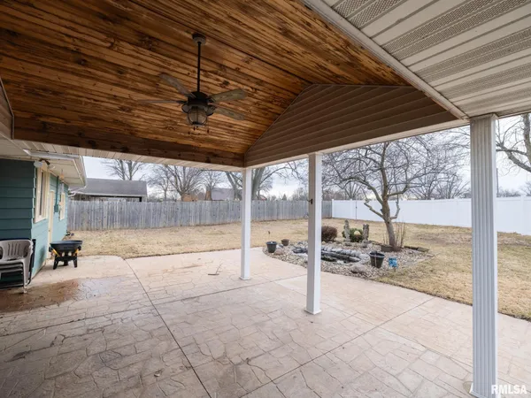 $230,000 | 1703 Highwood Avenue, Pekin, IL 61554