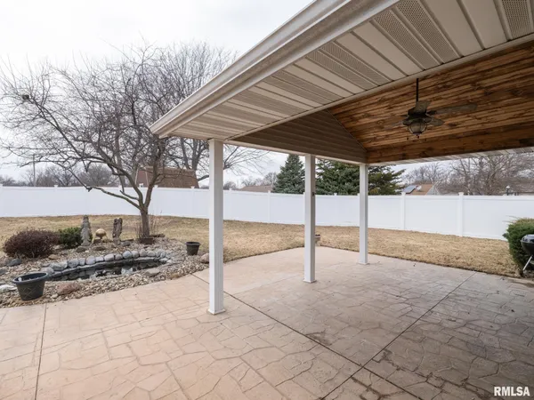 $230,000 | 1703 Highwood Avenue, Pekin, IL 61554