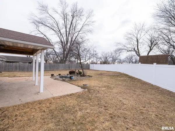 $230,000 | 1703 Highwood Avenue, Pekin, IL 61554