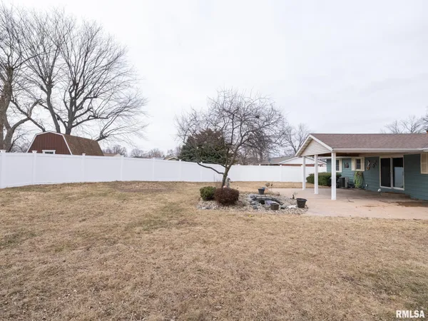 $230,000 | 1703 Highwood Avenue, Pekin, IL 61554