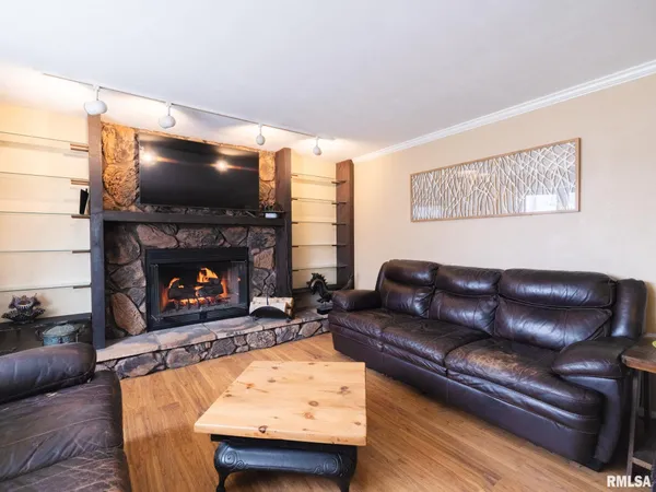 $230,000 | 1703 Highwood Avenue, Pekin, IL 61554