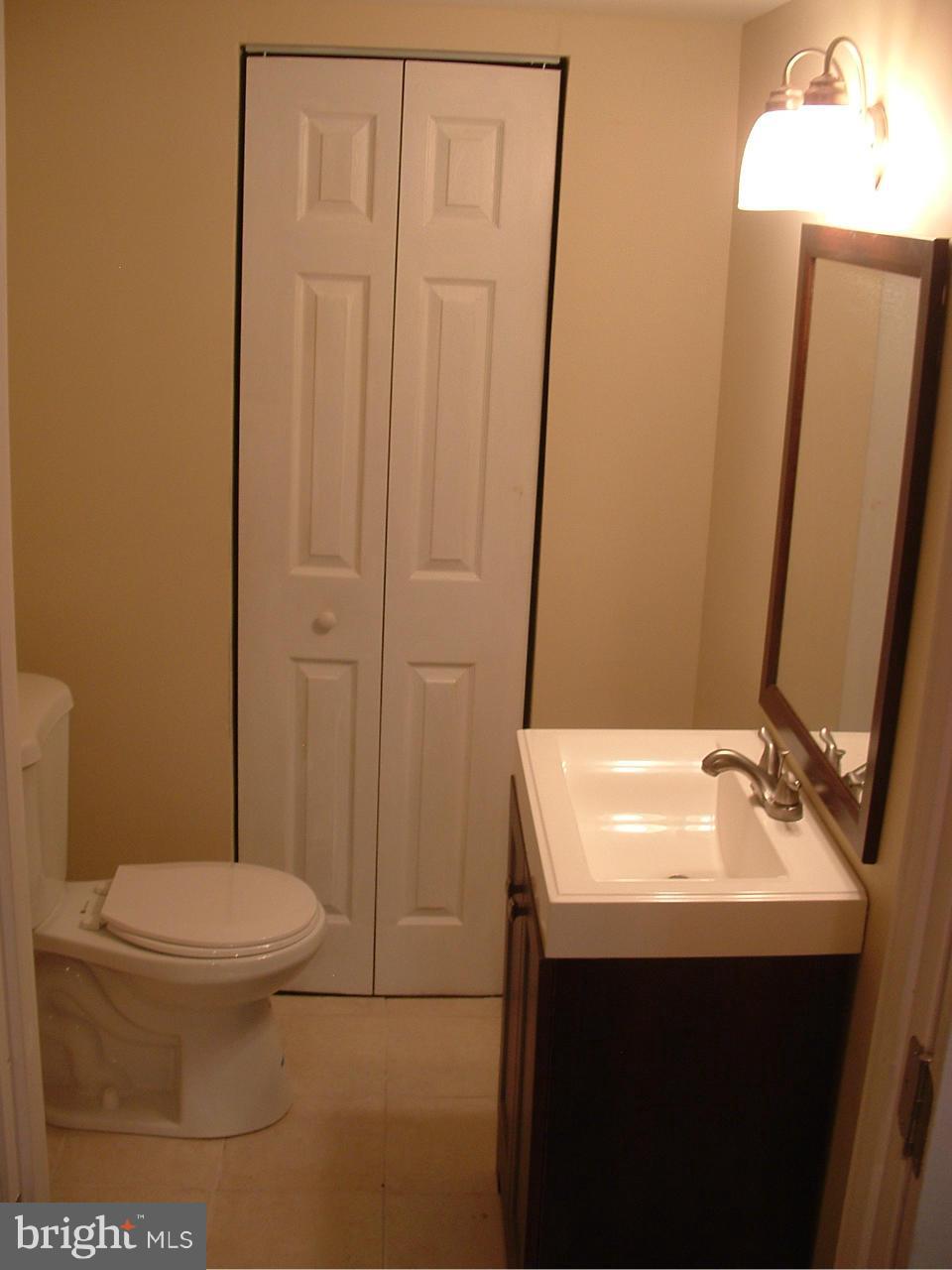 5631 Arnhem Road Baltimore, MD 21206 - Photo 12 of 26 Bath