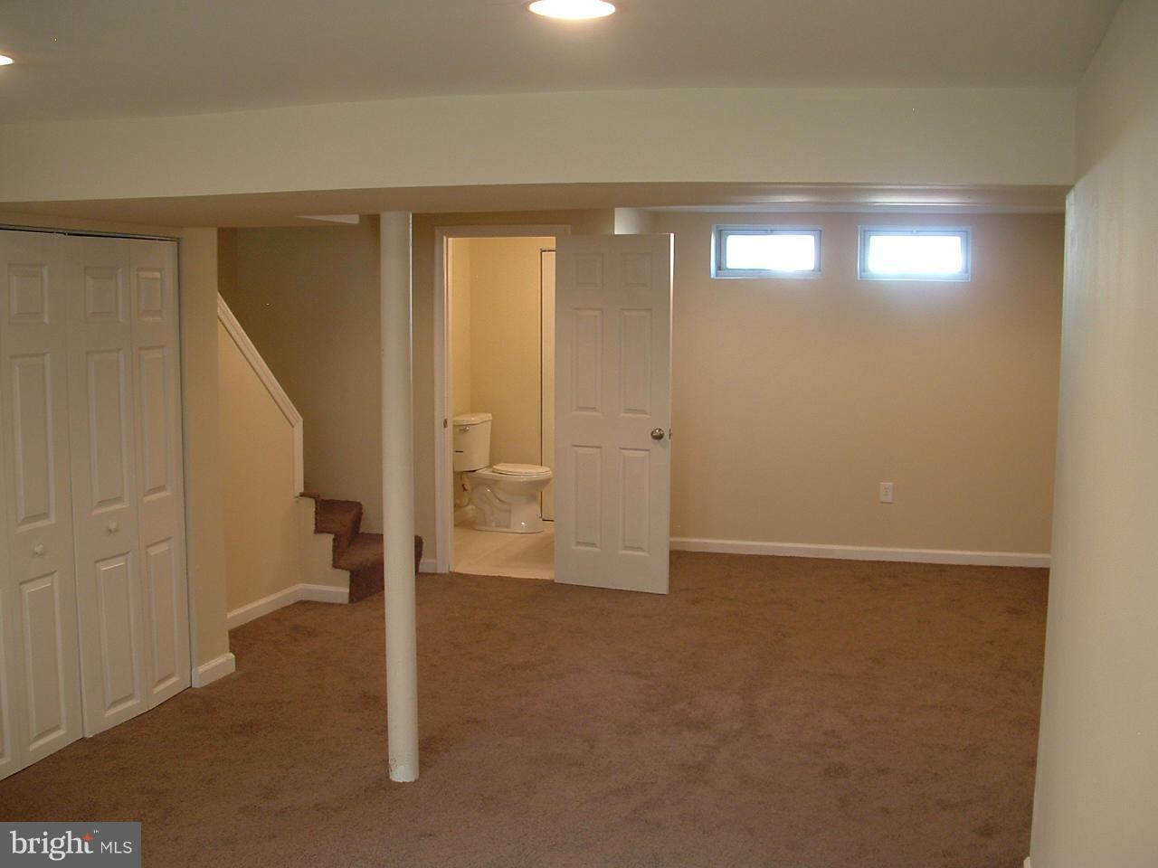 5631 Arnhem Road Baltimore, MD 21206 - Photo 14 of 26 Family Room