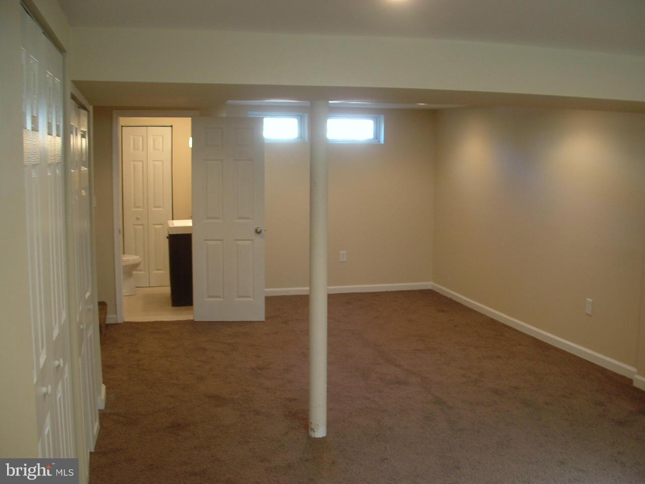 5631 Arnhem Road Baltimore, MD 21206 - Photo 15 of 26 Family Room