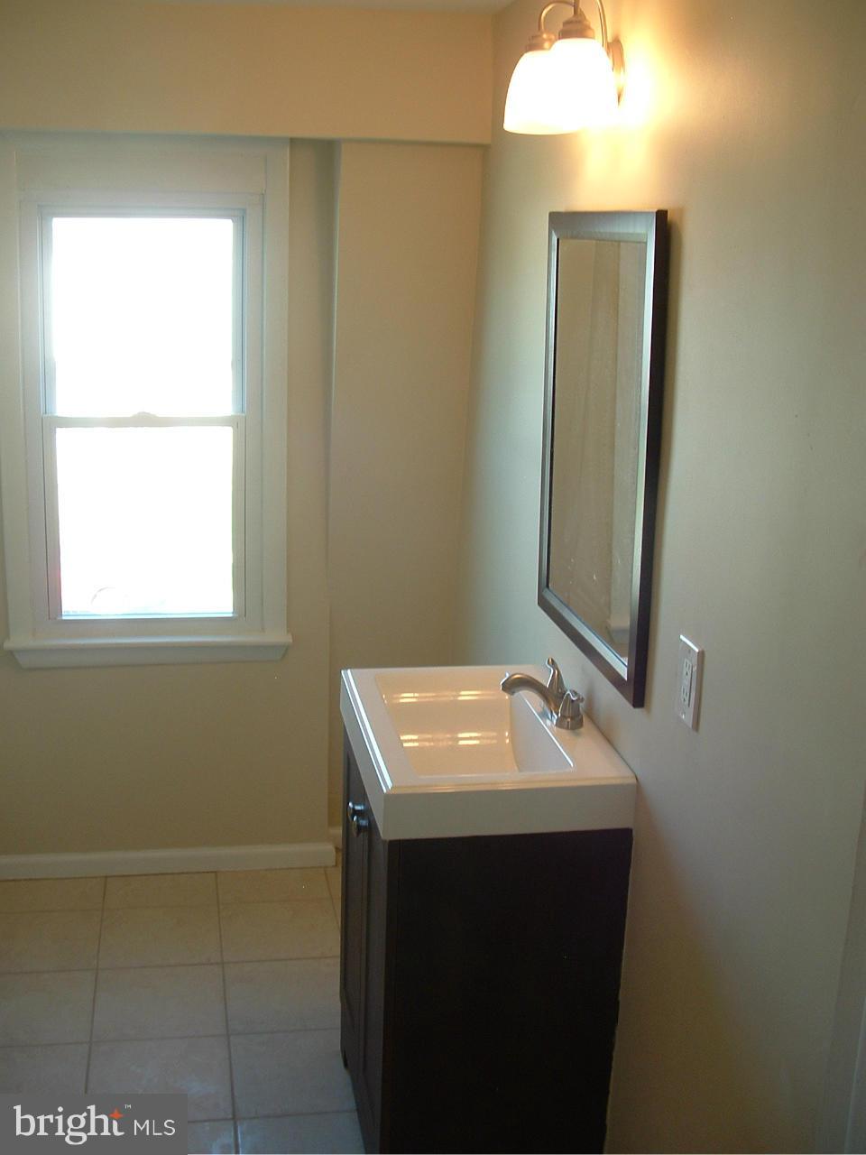 5631 Arnhem Road Baltimore, MD 21206 - Photo 21 of 26 Bath