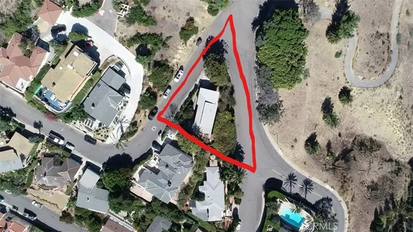 $6,000 | 580 Poplar Street, Laguna Beach, CA 92651