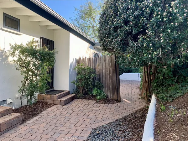 $6,000 | 580 Poplar Street, Laguna Beach, CA 92651