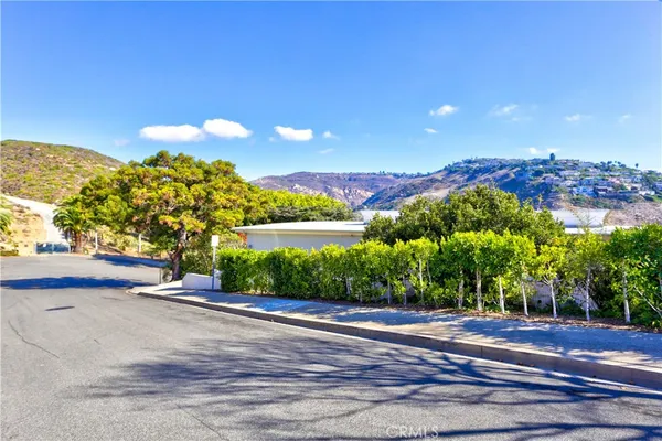 $6,000 | 580 Poplar Street, Laguna Beach, CA 92651