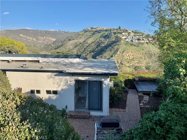 $6,000 | 580 Poplar Street, Laguna Beach, CA 92651