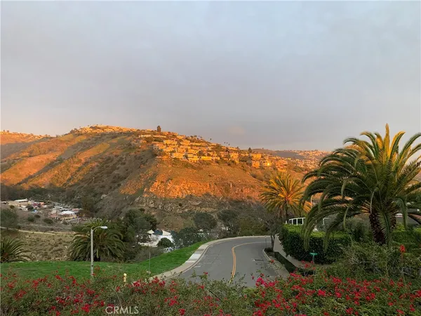 $6,000 | 580 Poplar Street, Laguna Beach, CA 92651