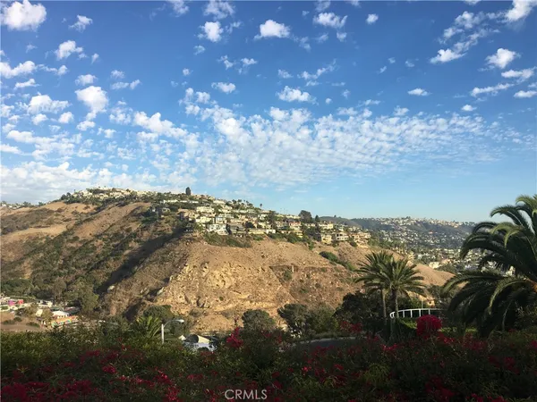 $6,000 | 580 Poplar Street, Laguna Beach, CA 92651