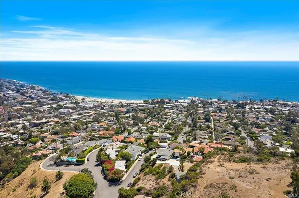 $6,000 | 580 Poplar Street, Laguna Beach, CA 92651