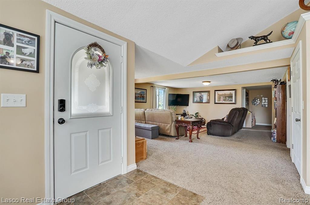 6168 Johnson Road Flushing, MI 48433 - Photo 4 of 30
