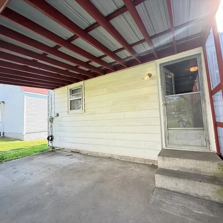 $43,000 | 1111 South Roosevelt Street, Harrisburg, IL 62946