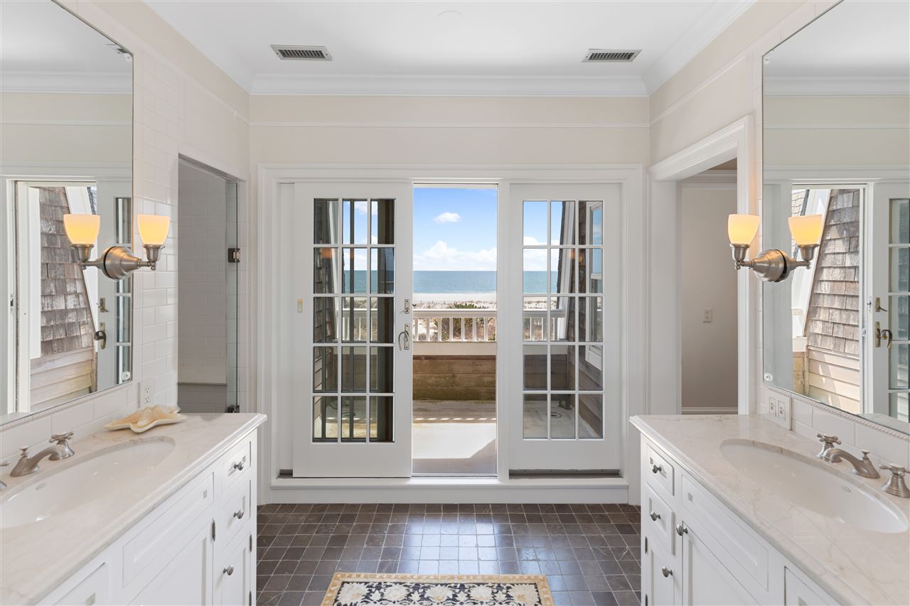 1409 Beach Cape May, NJ 08204 - Photo 34 of 42