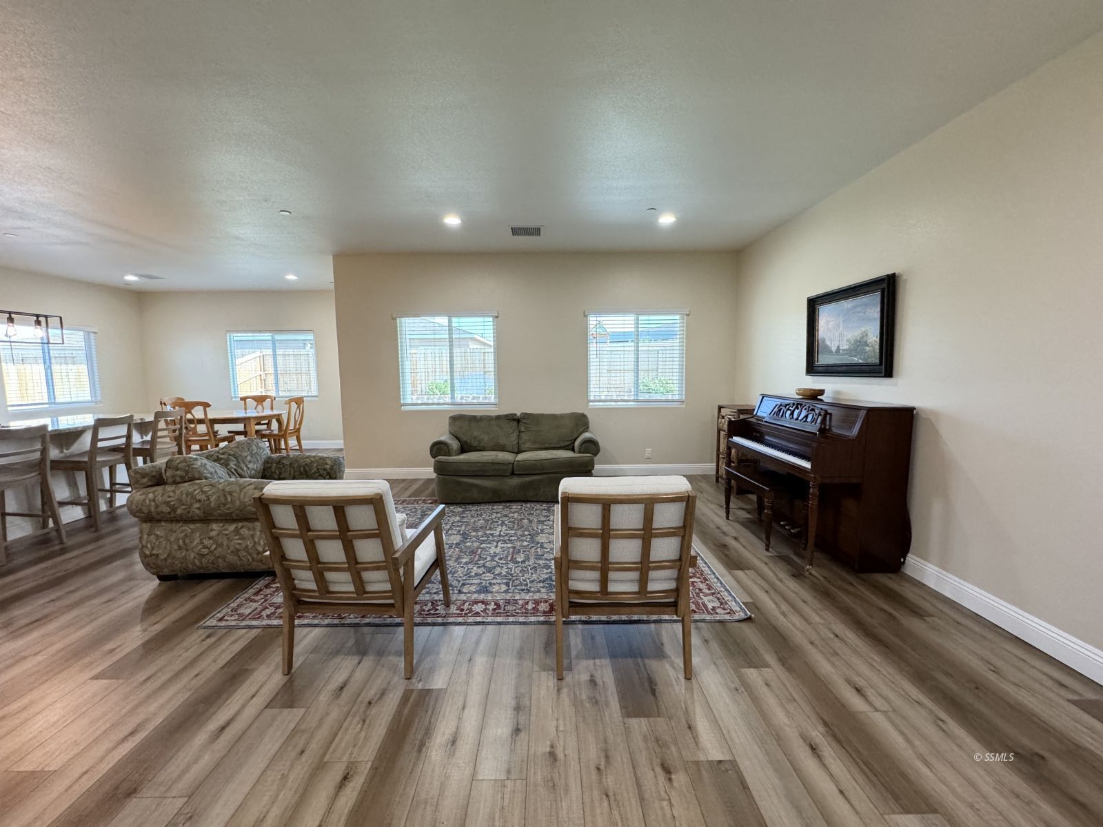 1038 Ocean Avenue Ridgecrest, CA 93555 - Photo 6 of 28 Gallery Image 6