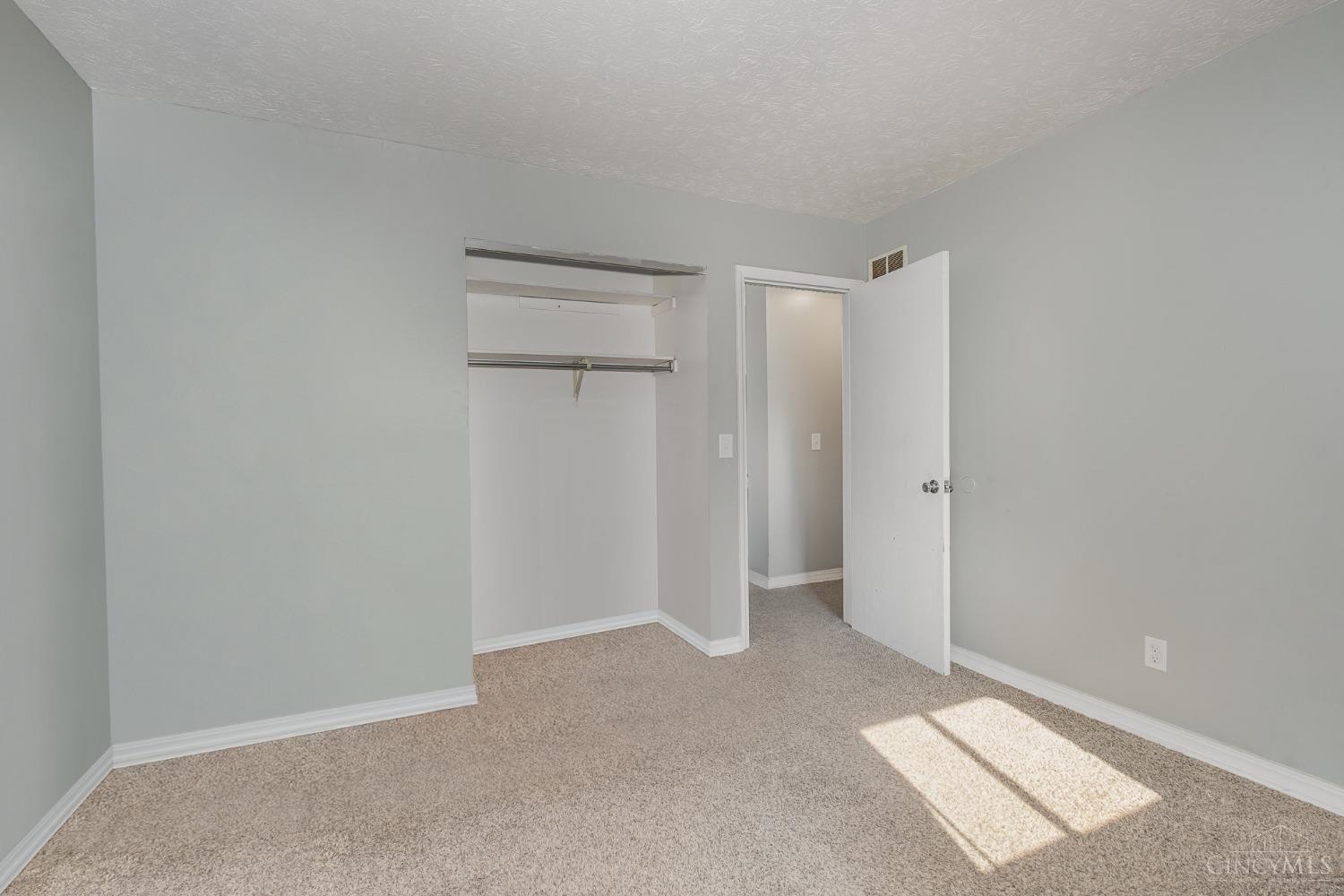 10376 Pippin Road Cincinnati, OH 45231 - Photo 14 of 32 Gallery Image 14