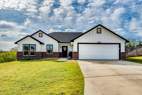 $330,000 | 1172 Limestone Drive, Lampasas, TX 76550