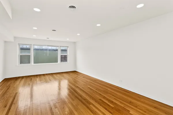 $2,550 | 1100 Church Street, Unit 404, Evanston, IL 60201