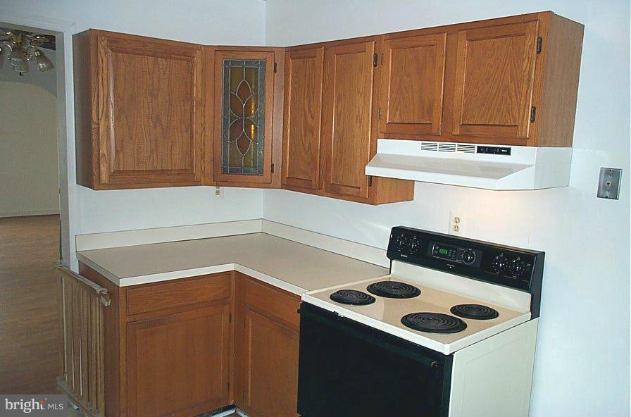 8401 Old Columbia Road Laurel, MD 20723 - Photo 11 of 30 Kitchen glass front cabinet