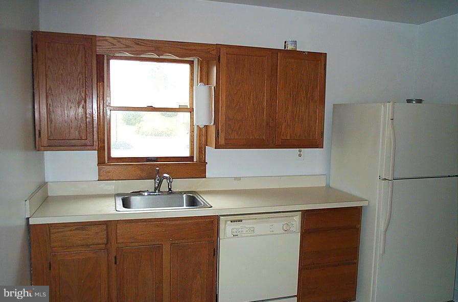 8401 Old Columbia Road Laurel, MD 20723 - Photo 8 of 30 Kitchen with front window