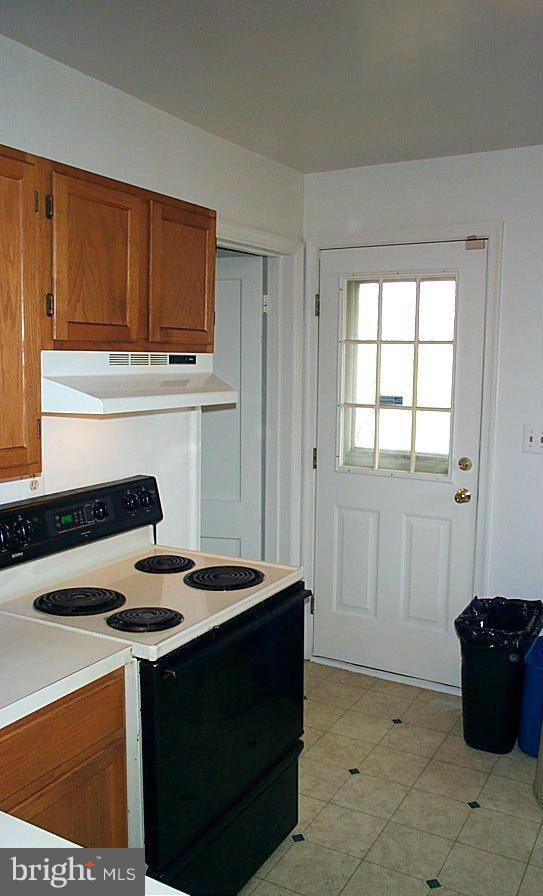 8401 Old Columbia Road Laurel, MD 20723 - Photo 10 of 30 Kitchen side door entrance