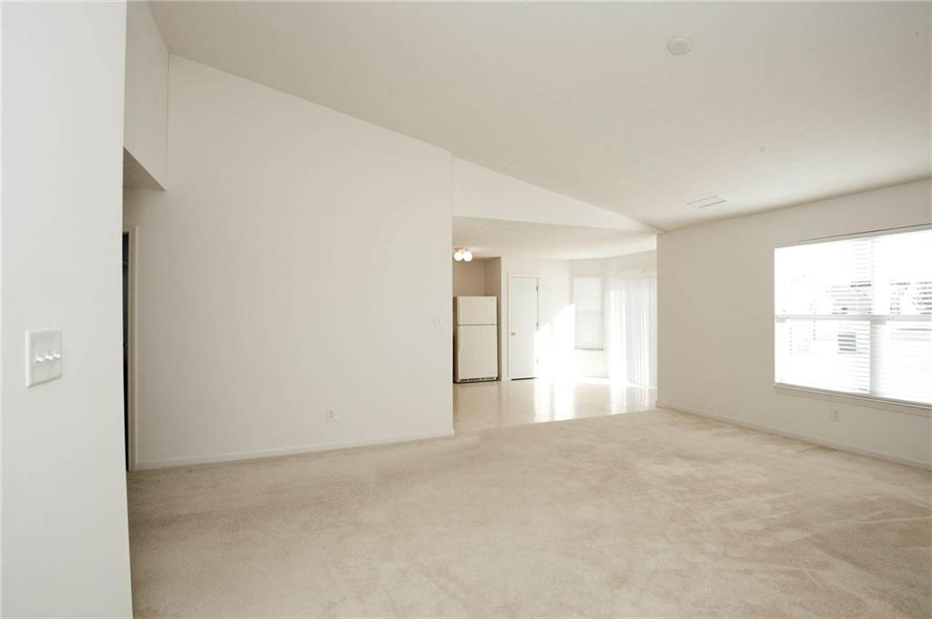 1083 Pine Ridge Way Brownsburg, IN 46112 - Photo 4 of 16