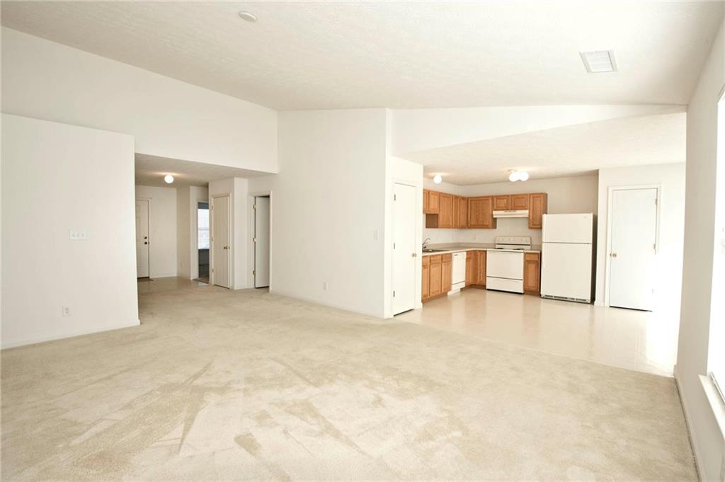 1083 Pine Ridge Way Brownsburg, IN 46112 - Photo 10 of 16